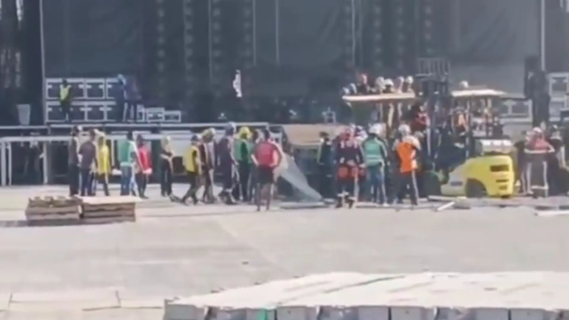 Foto de local onde funcionário morreu durante montagem de estrutura para show de Shakira no Rio.