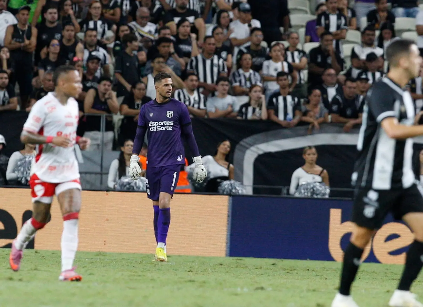 Apagão do Ceará e falha de Bruno Ferreira deixam empate com sabor de derrota