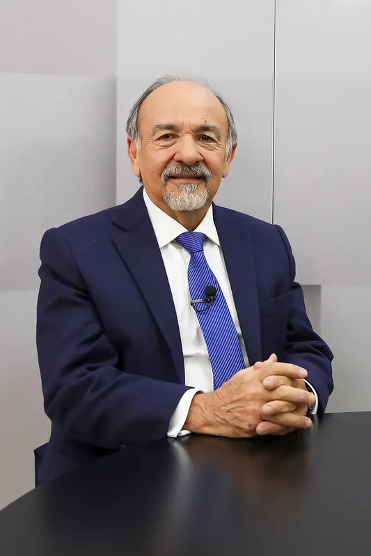 Artur Marques é professor