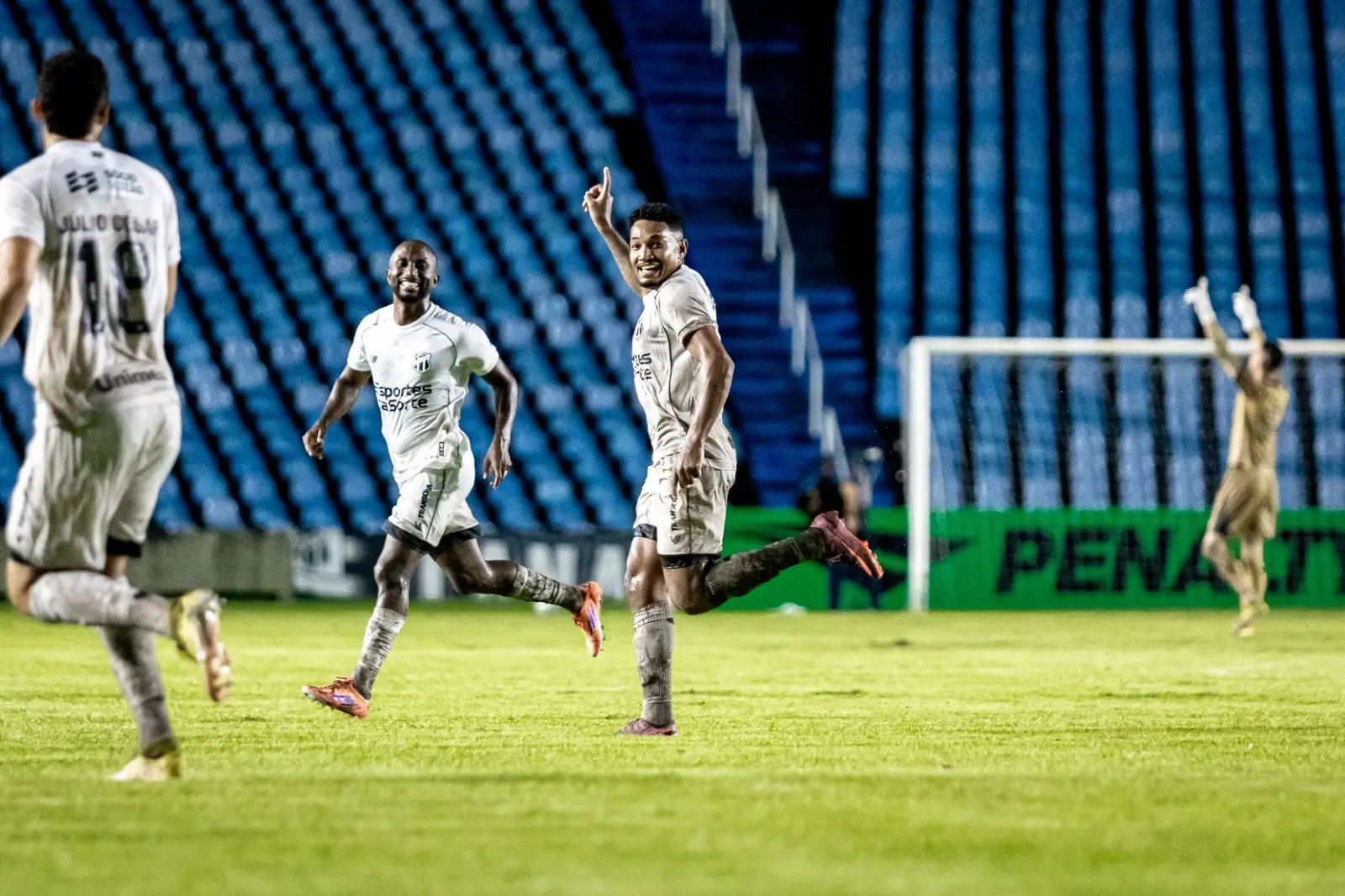 Ceará se classifica diante do Maranhão e avança para as quartas-de-final da Copa do Nordeste