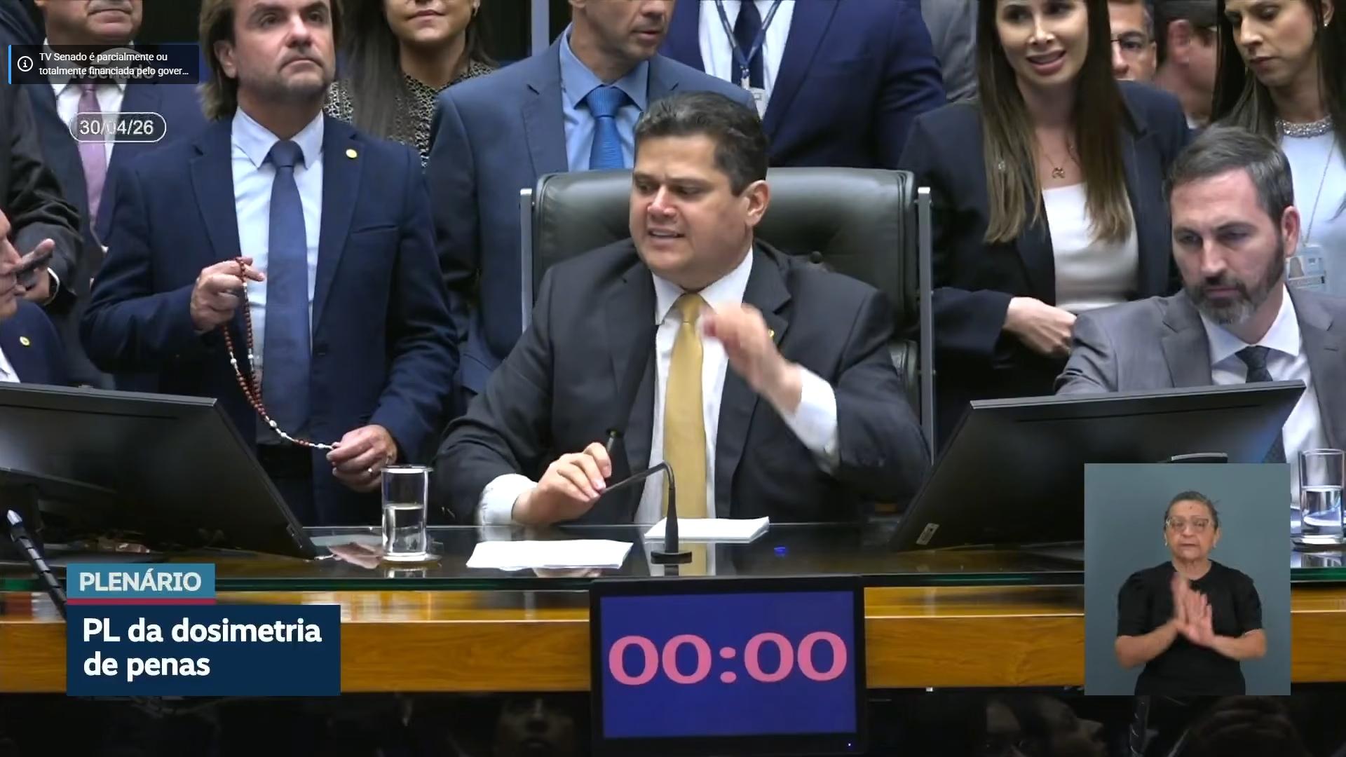 Imagem do Senado para matéria sobre congresso derruba veto de Lula ao 'PL da dosimetria'; medida beneficia Bolsonaro.