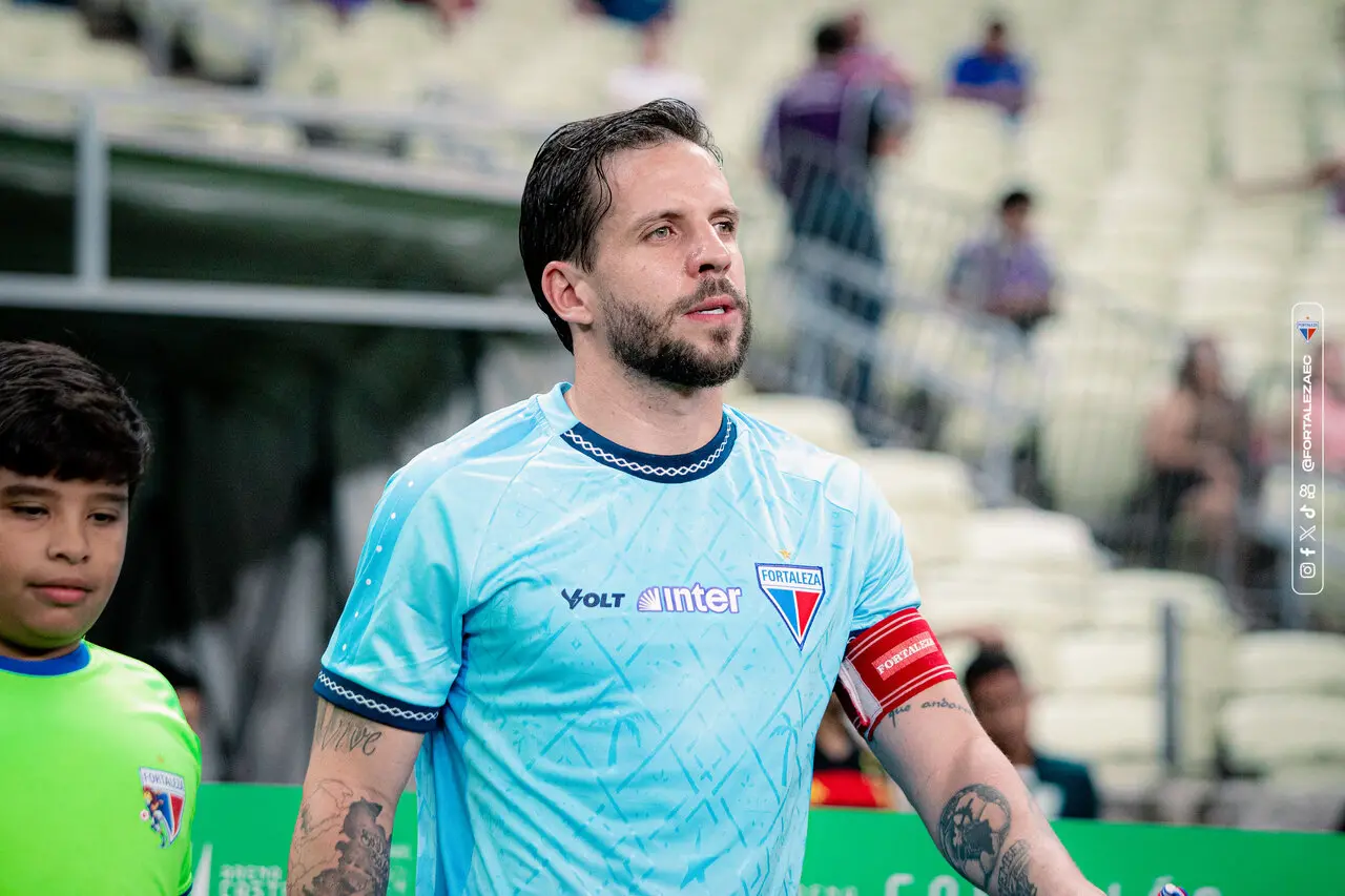 Lucas Sasha em ação pelo Fortaleza