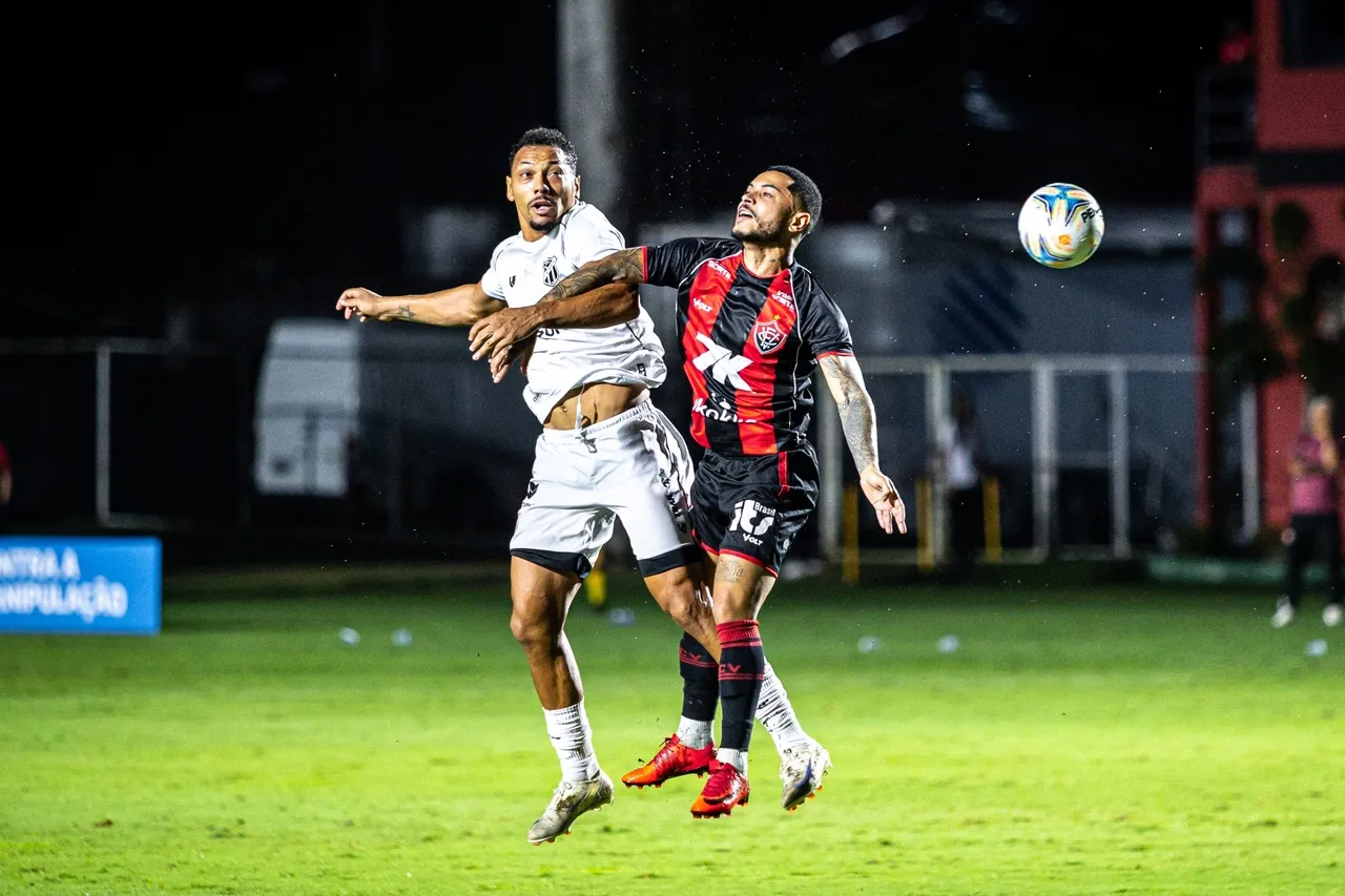 O Ceará perdeu para o Vitória e foi eliminado da Copa do Nordeste