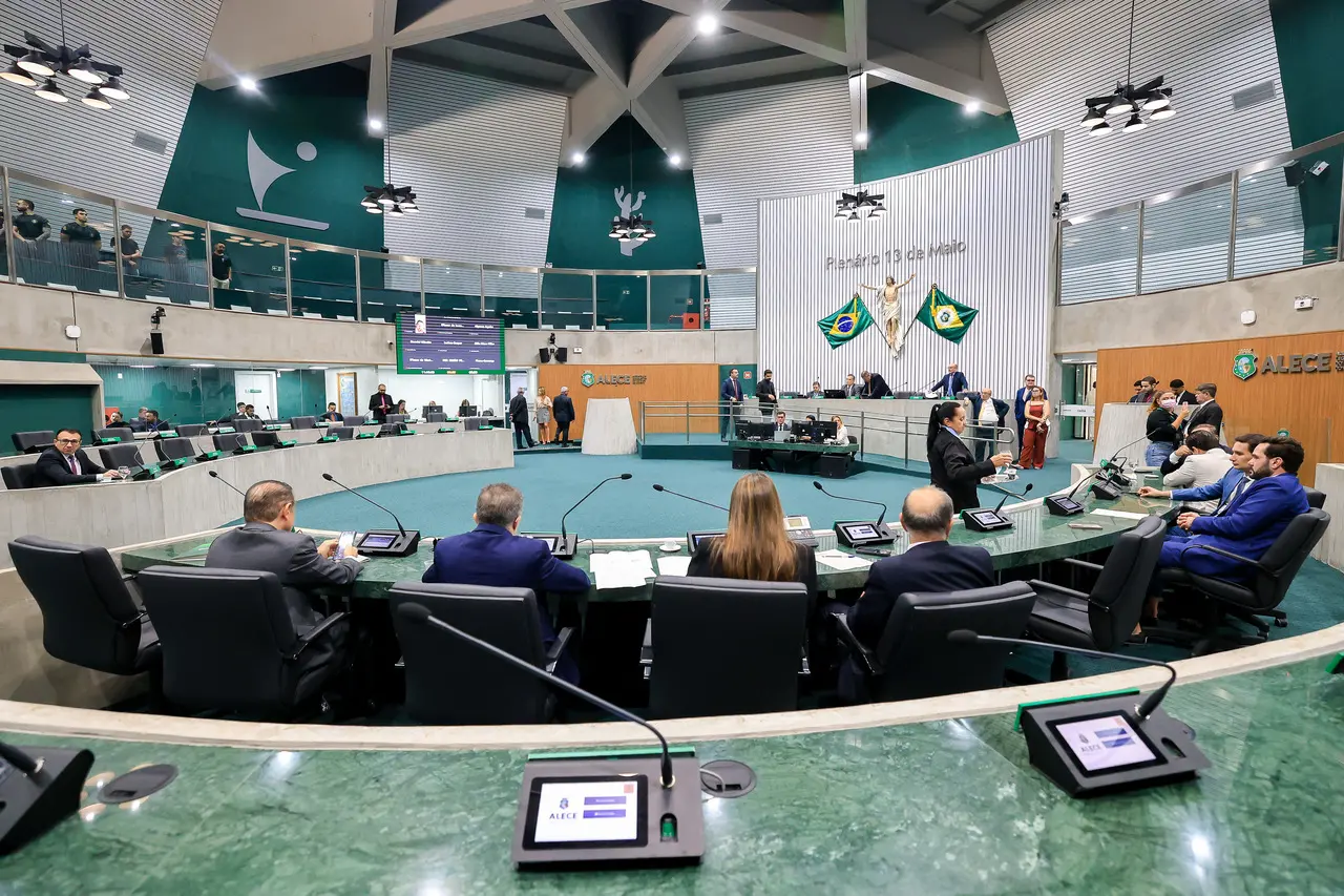Alece aprova adesão do Ceará à subvenção para reduzir o diesel em R$ 1,20