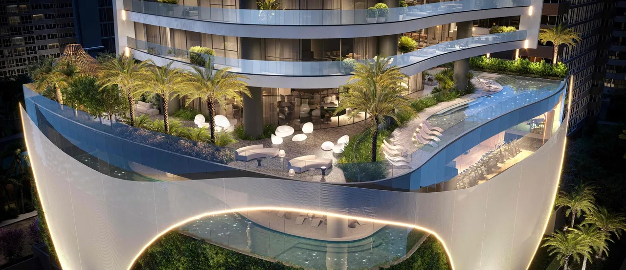 Área comum do empreendimento possui piscina indoor com raia de 25 metros.