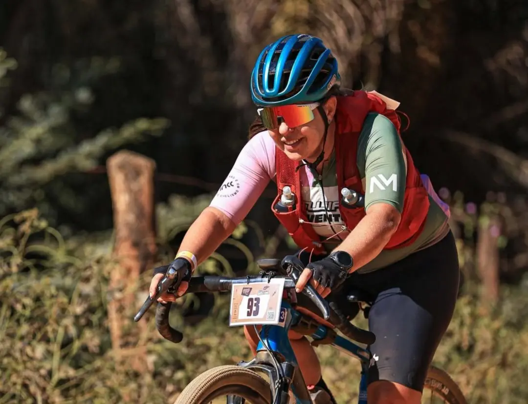 Foto que contém a ciclista Eliana Tamietti.