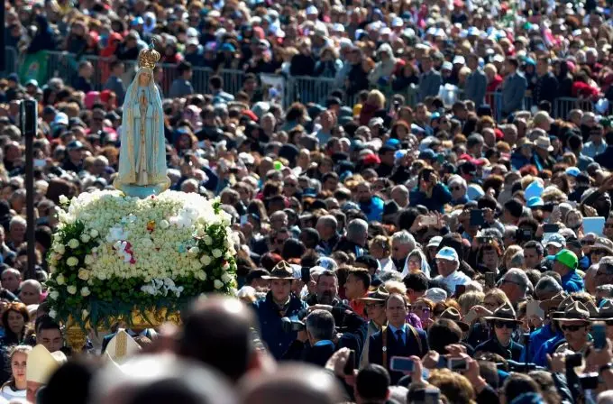 rocissão de Nossa Senhora de Fátima, em Fátima, Portugal.