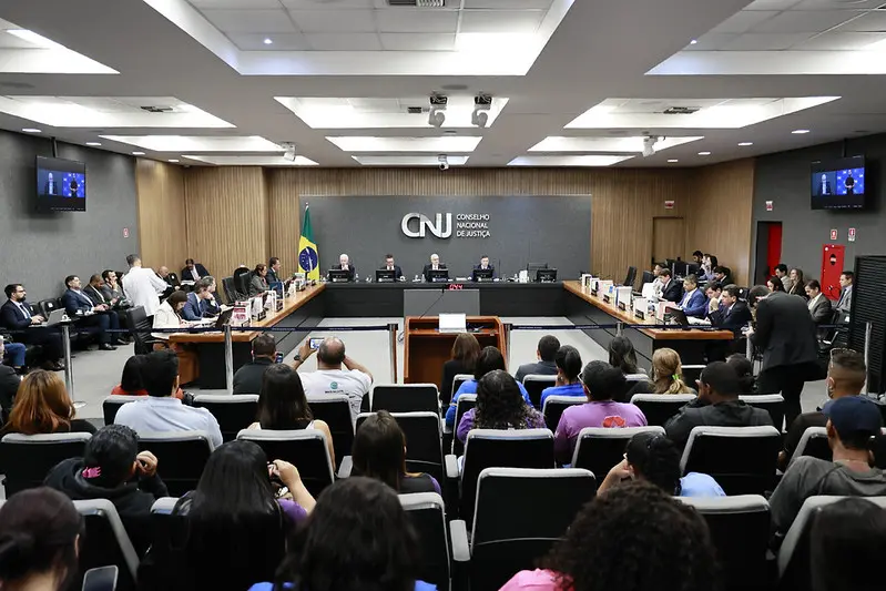O colegiado concordou com o prazo de 15 dias, determinado pela relatora, para que o TJCE apresente os critérios de avaliação de provas discursivas.