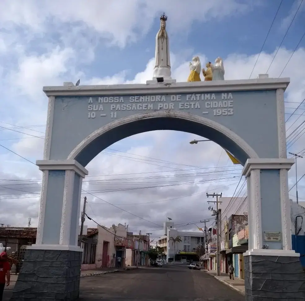 Imagem de Nossa Senhora no Arco da cidade de Crateús