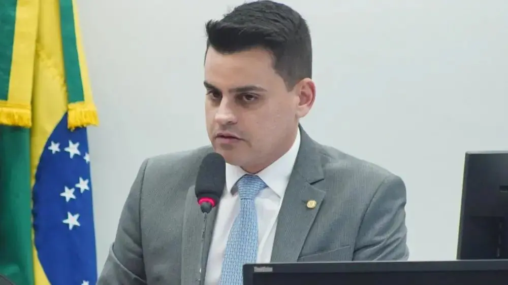 A proposta é de autoria do deputado Yury do Paredão (MDB-CE) e segue agora para análise do Senado Federal.