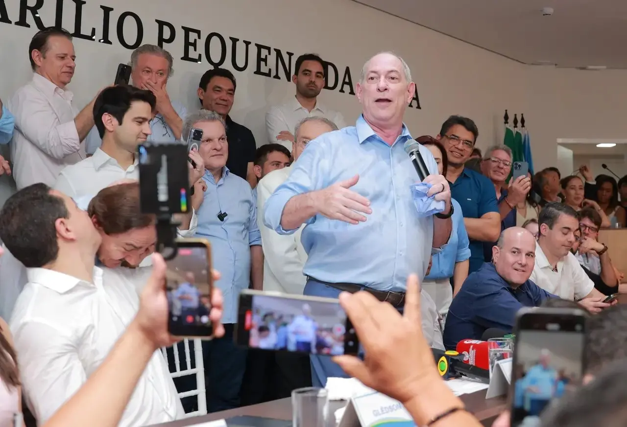 Ciro Gomes durante evento da oposição do Ceará onde ex-gestor lança sua pré-candidatura em Fortaleza.