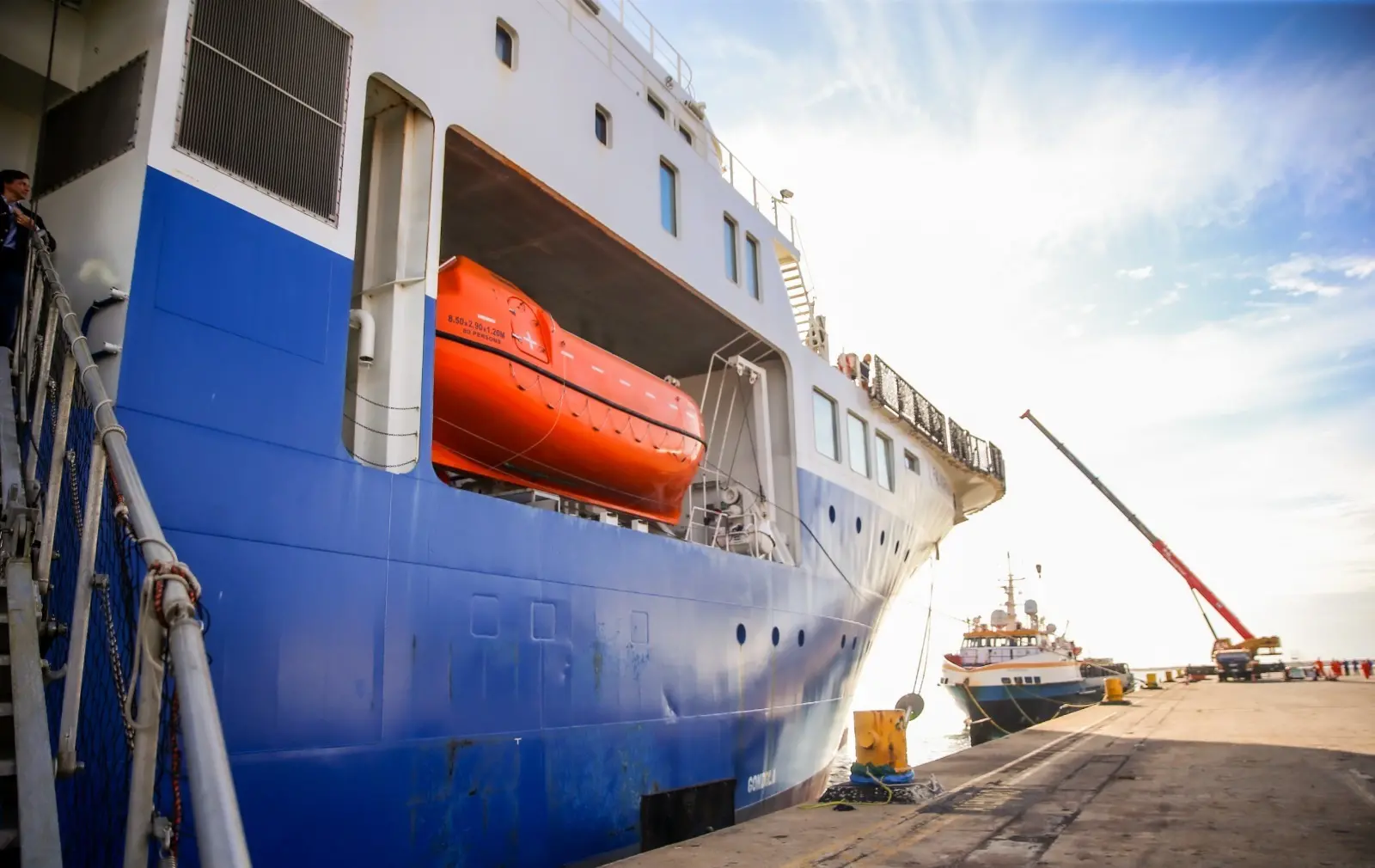 Navio da Schmidt Ocean Institute atracado no Porto do Mucuripe, em Fortaleza.