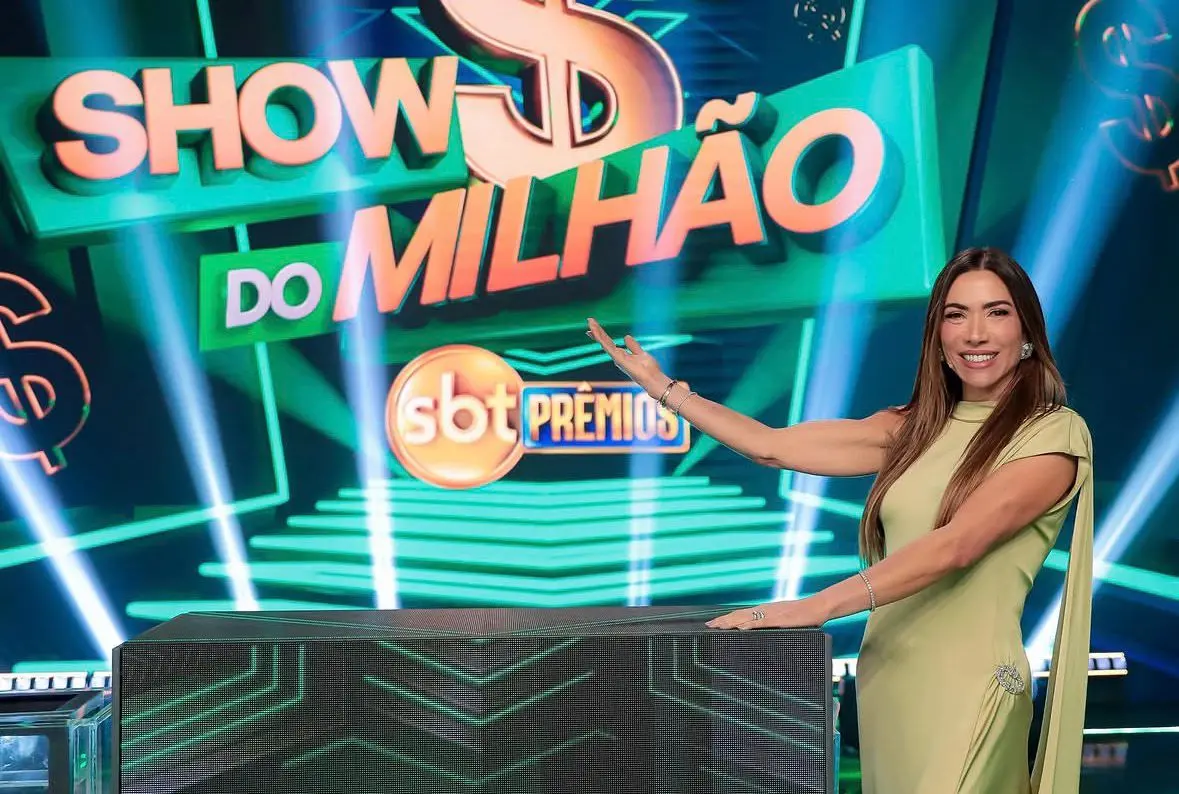 Patrícia Abravanel apresenta a logo do game Show do Milhão.