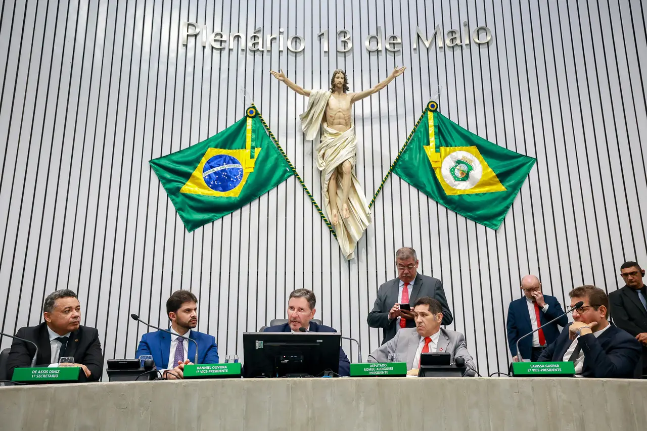 Deputado Romeu Aldigueri no Plenário 13 de Maio da Alece.s