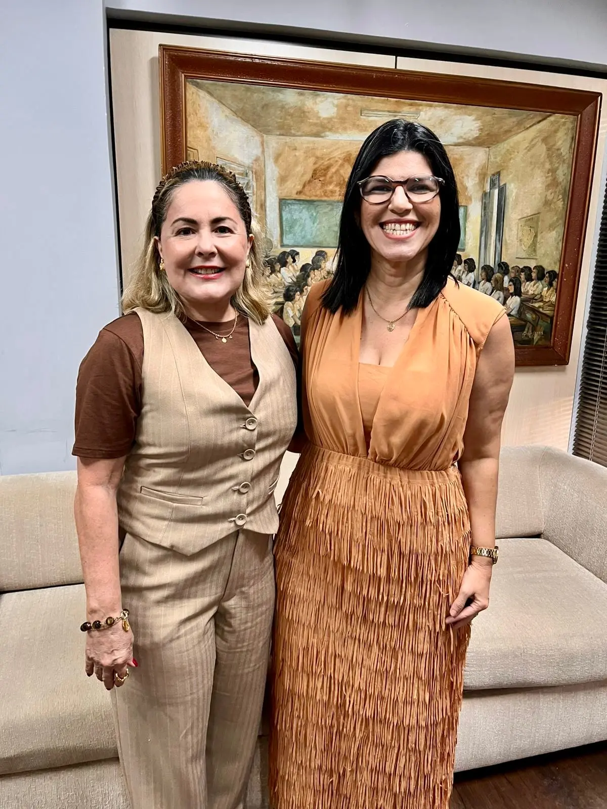 Imagem das duas pessoas.