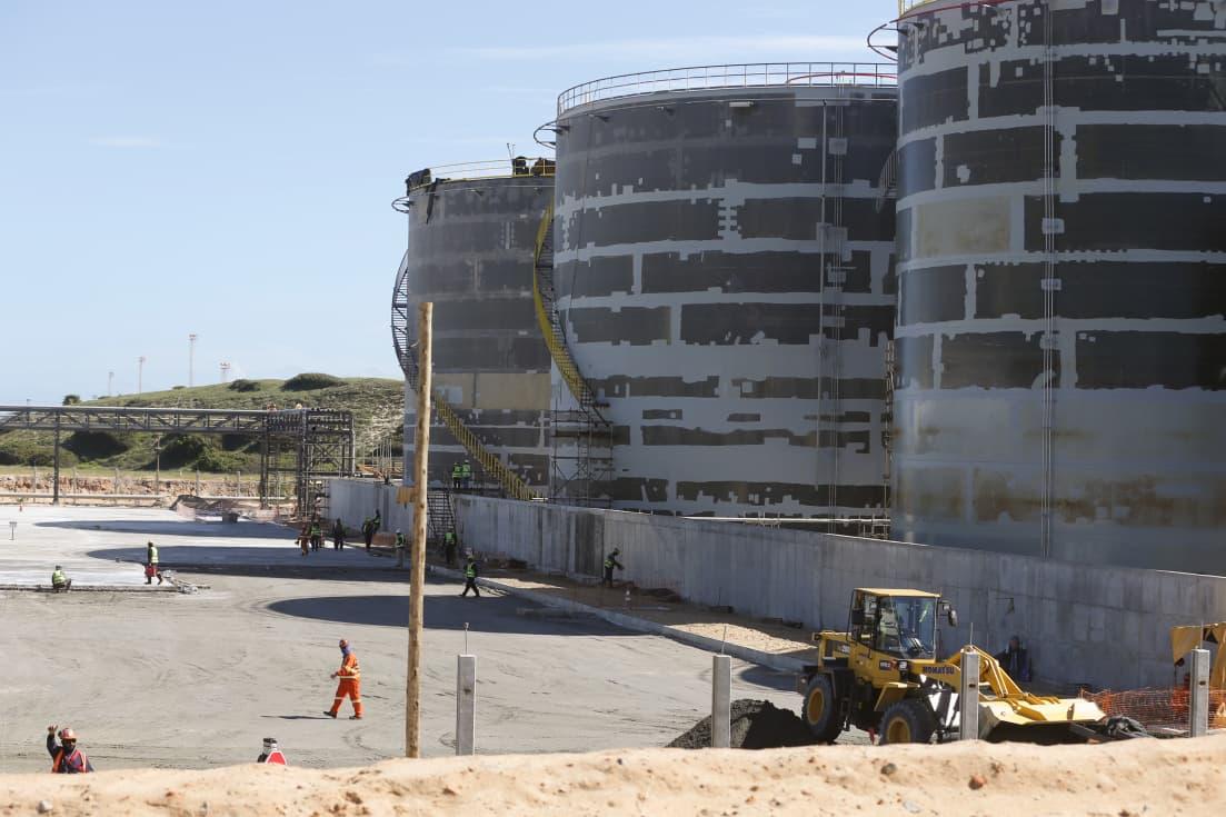 Imagem da notícia Novo parque de tancagem no Pecém fecha com a Transnordestina e já soma 9 contratos; veja lista
