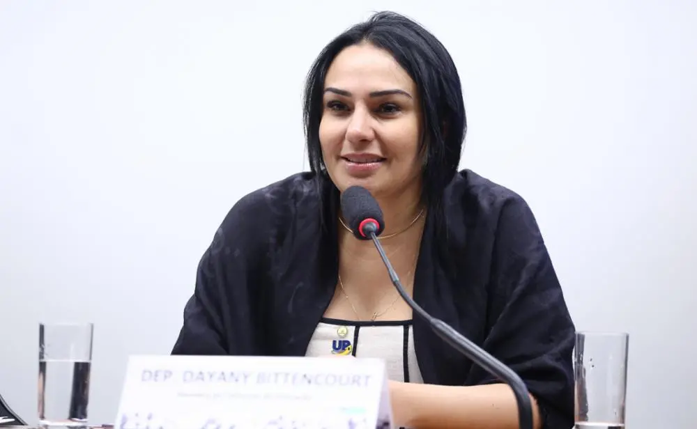 Foto de Dayany Bittencourt na Câmara dos Deputados.
