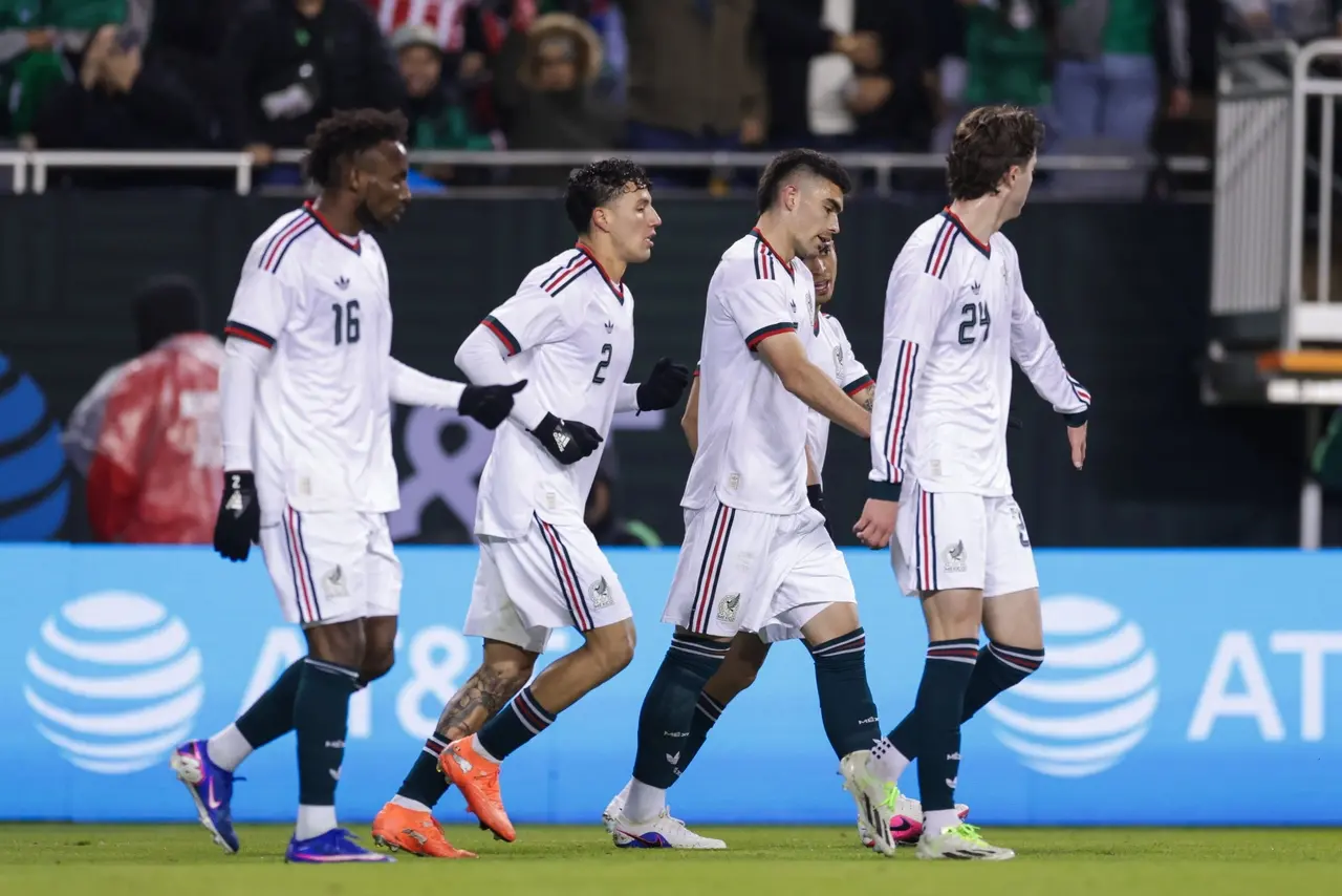 Seleção mexicana em jogo contra a Bélgica