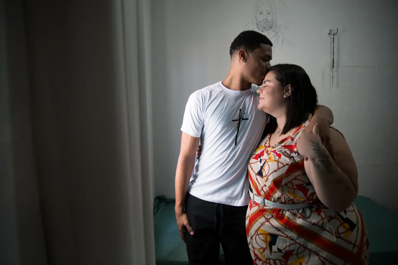 Jovem consolida o sonho de adolescência da mãe.