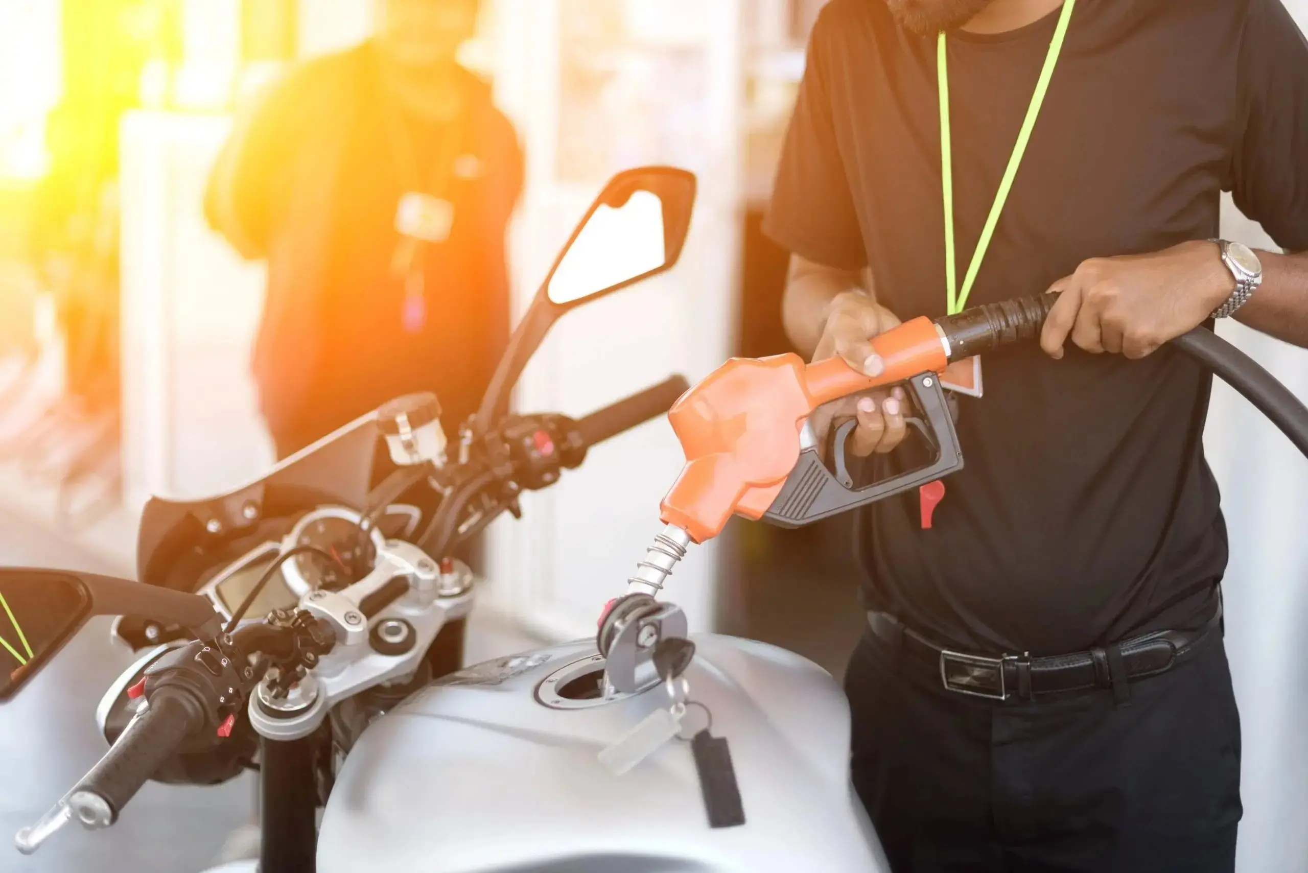 Imagem da notícia Combustível adulterado: veja como identificar sintomas na sua moto