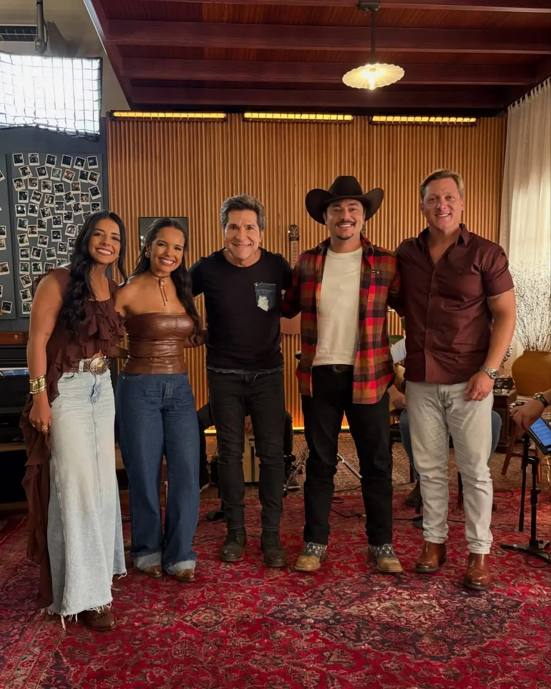 Imagem da notícia 'Viver Sertanejo' deste domingo (24) recebe as duplas George Henrique e Rodrigo e Débora e Daniela 