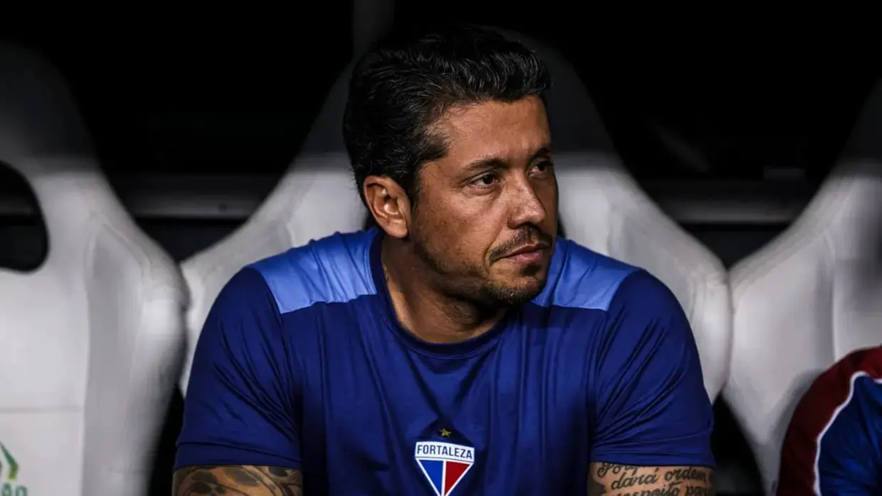 Thiago Carpini fora de uma partida na Série B pela terceira vez