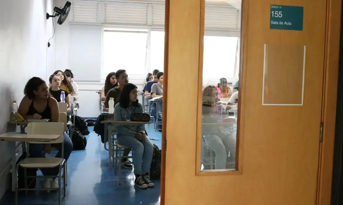 Imagem da notícia USP e Unesp mudam data de prova devido a choque de agenda com Enem