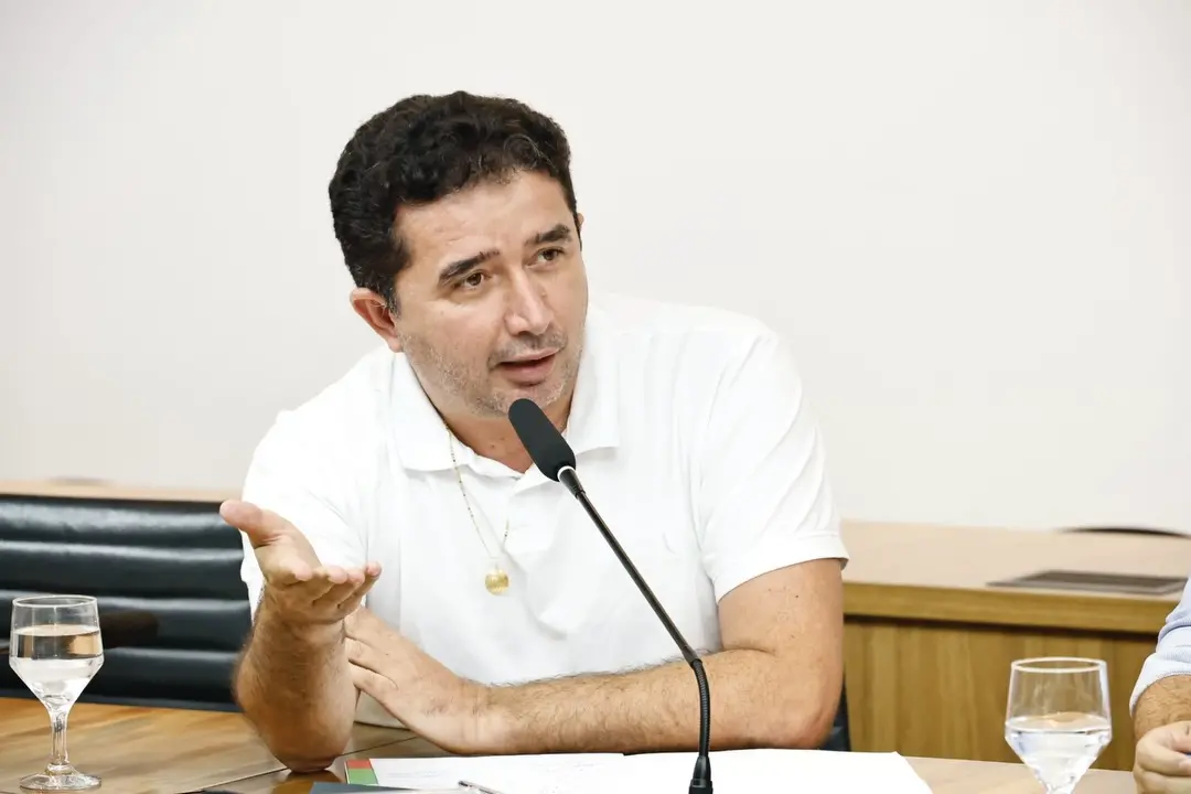 Imagem da notícia TCE condena ex-prefeito de Jijoca de Jericoacoara por irregularidades na transição de governo