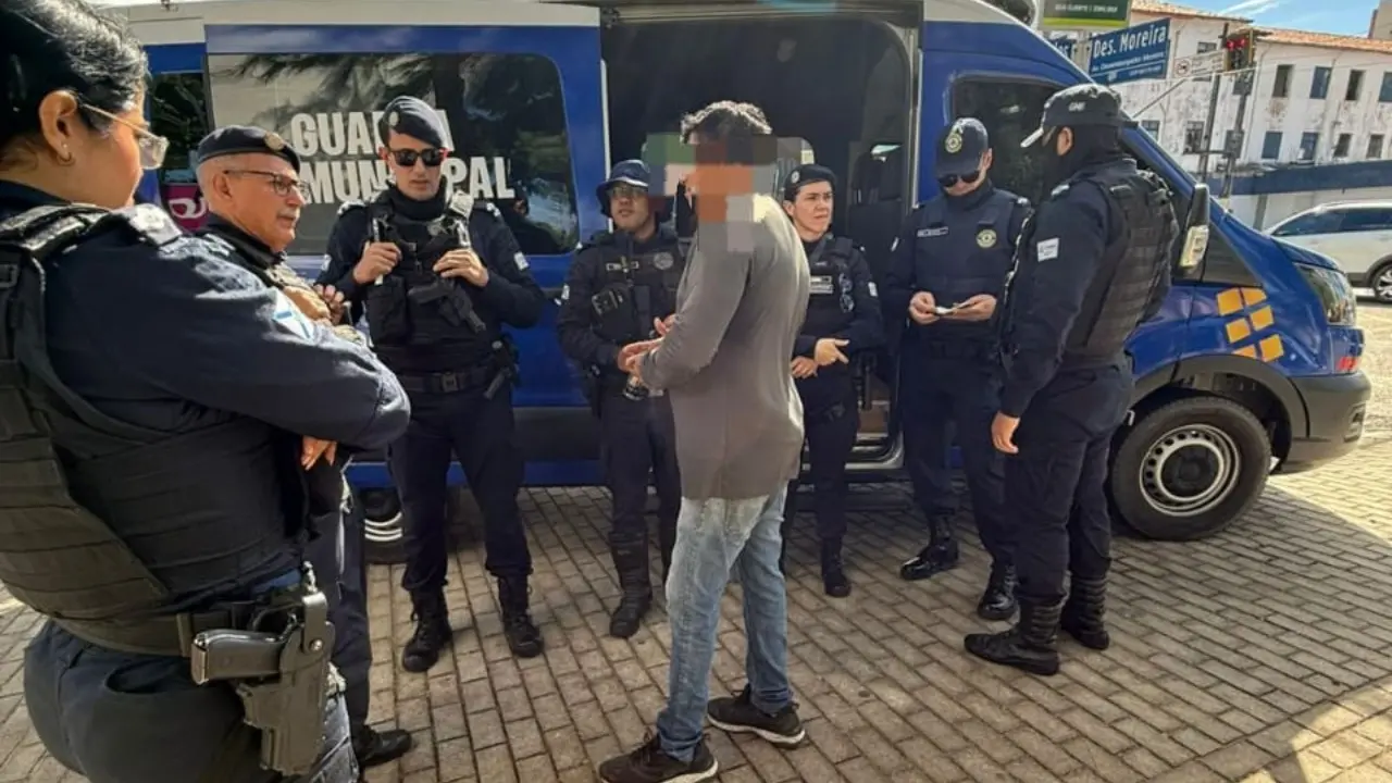 Homem foi detido pela Guarda Municipal e levado para procedimento na DCA.