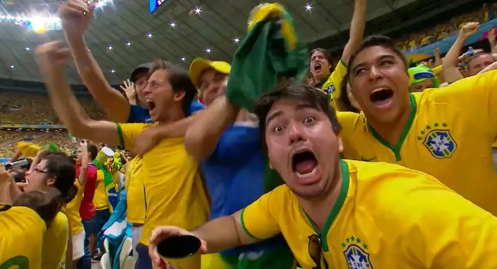 Fernan Martins comemora gol na Copa de 2014. Cena viralizou e é relembrada até hoje