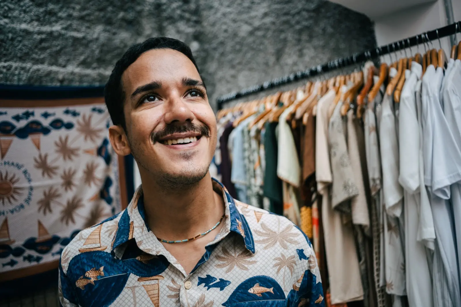 Imagem da notícia LGBT+ em Fortaleza empreende para sobreviver e empregar a própria comunidade