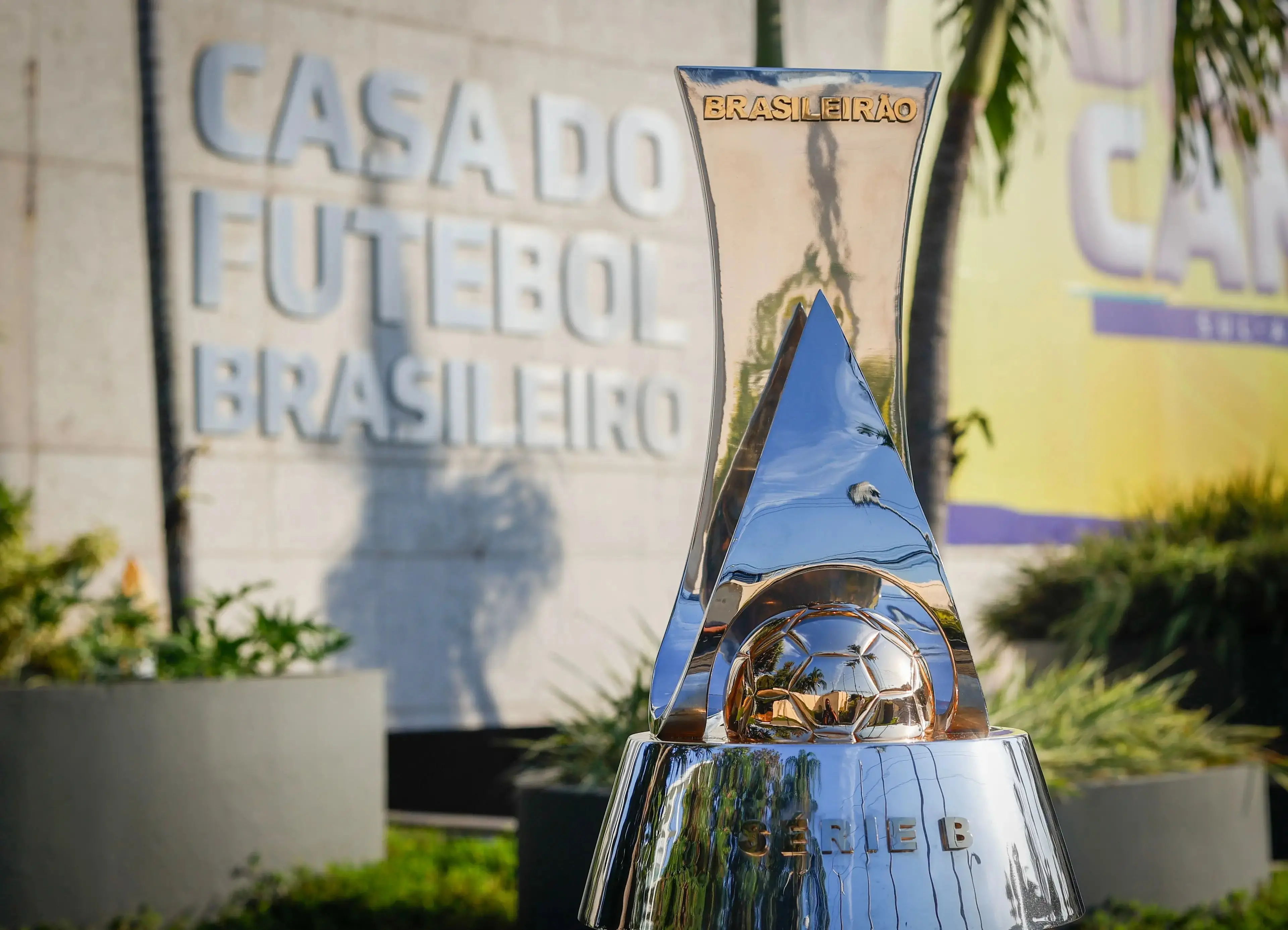 Imagem da notícia Série B: CBF detalha jogos de Ceará e Fortaleza durante Copa do Mundo