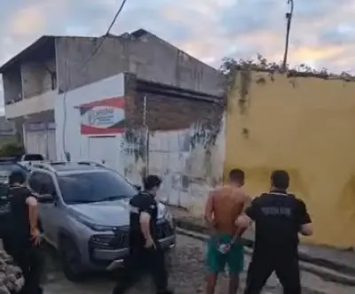 Imagem da notícia Membros do CV que usavam Instagram para decretar mortes e operar tráfico de drogas são capturados no CE