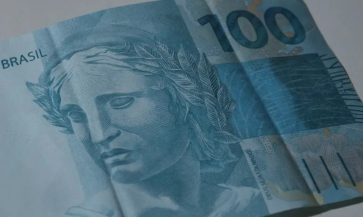 Imagem da notícia Primeiro lote da restituição do imposto de renda é pago nesta sexta-feira (29)