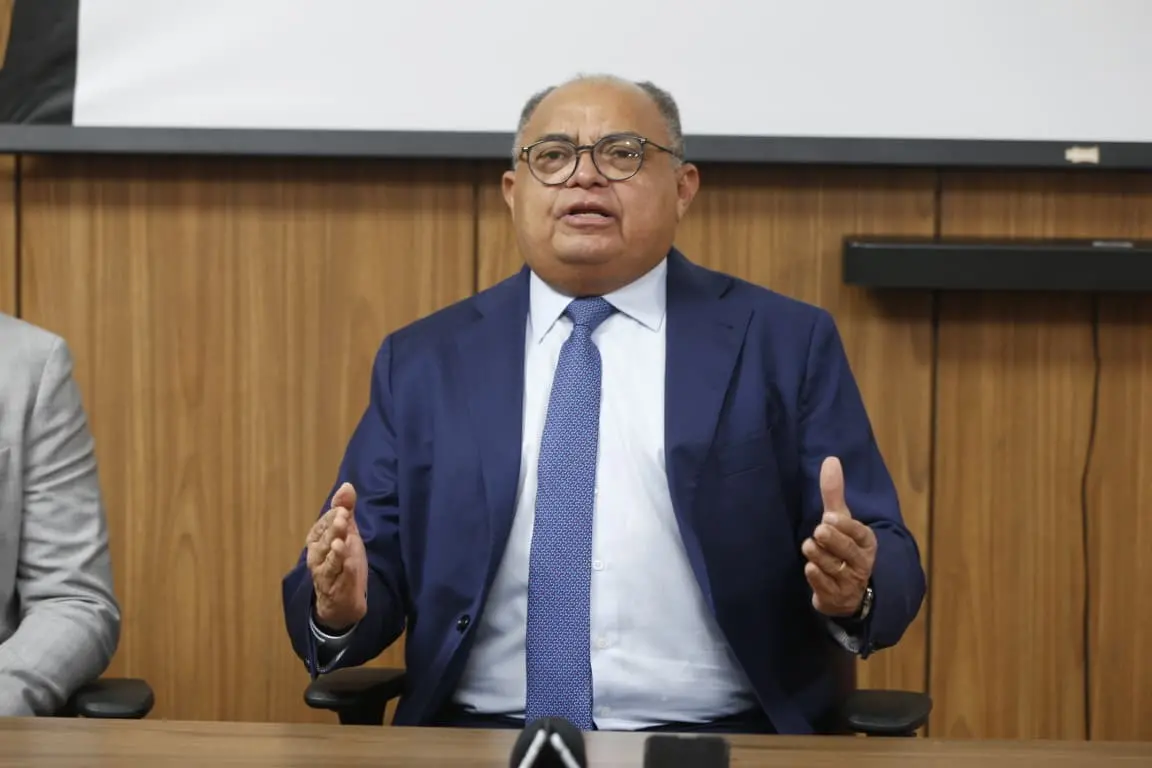 Ministro do STJ, Teodoro Silva Santos.