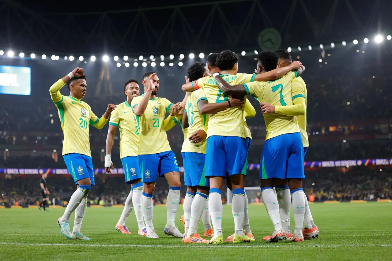 Atleta da Seleção Brasileira comemoram gol