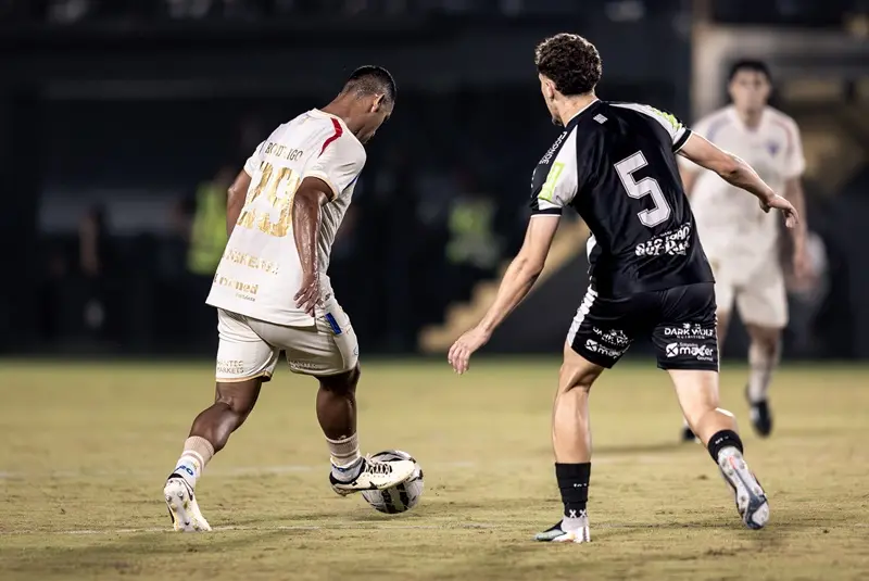 O Fortaleza se complicou em campo contra o Athletic