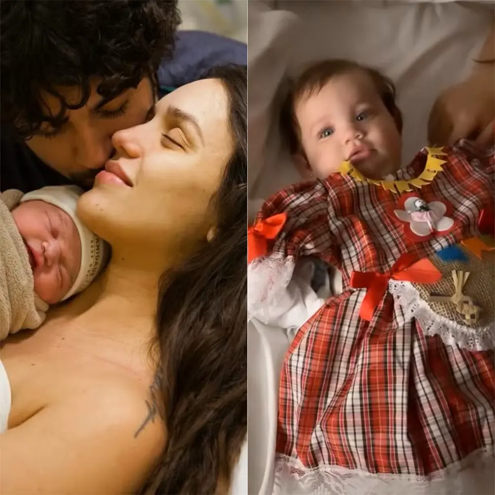 Na imagem, montagem fotográfica dividida verticalmente em duas partes. Na imagem da esquerda, em plano próximo, um homem de cabelos escuros e cacheados encosta carinhosamente o rosto na bochecha de uma mulher que está deitada com os olhos fechados e uma expressão serena. Ao lado deles, um bebê recém-nascido dorme envolto em uma manta bege e usando uma touca branca de maternidade. Na imagem da direita, em plano médio, o mesmo bebê aparece um pouco maior, deitado de costas sobre um lençol branco e olhando para a câmera. Ele veste um vestido caipira de festa junina com estampa xadrez em tons de vermelho e marrom, adornado com fitas vermelhas, babados de renda branca nas mangas e na barra, uma flor de tecido no peito e pequenas bandeirinhas coloridas perto da gola.