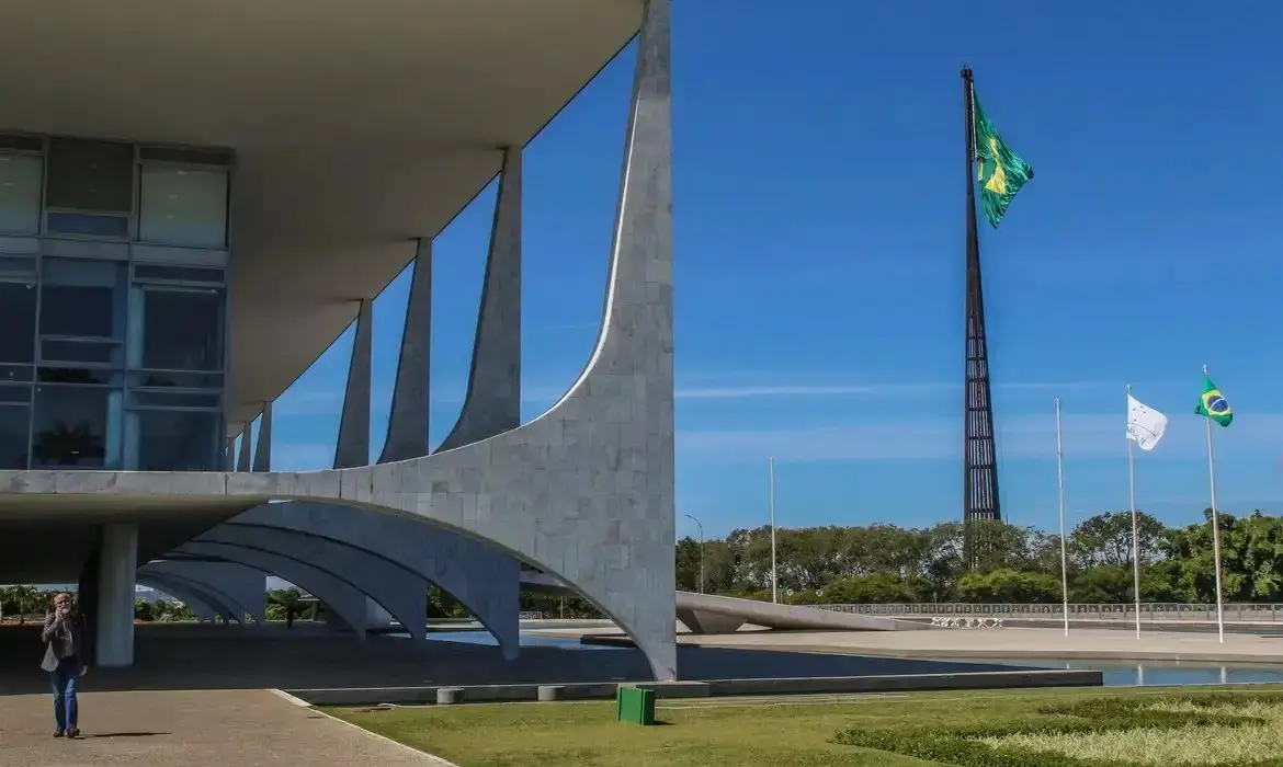 Palácio do Planalto para ilustrar matéria sobre criticas do governo do Brasil sobre tarifaço dos EUA e também cita reciprocidade.