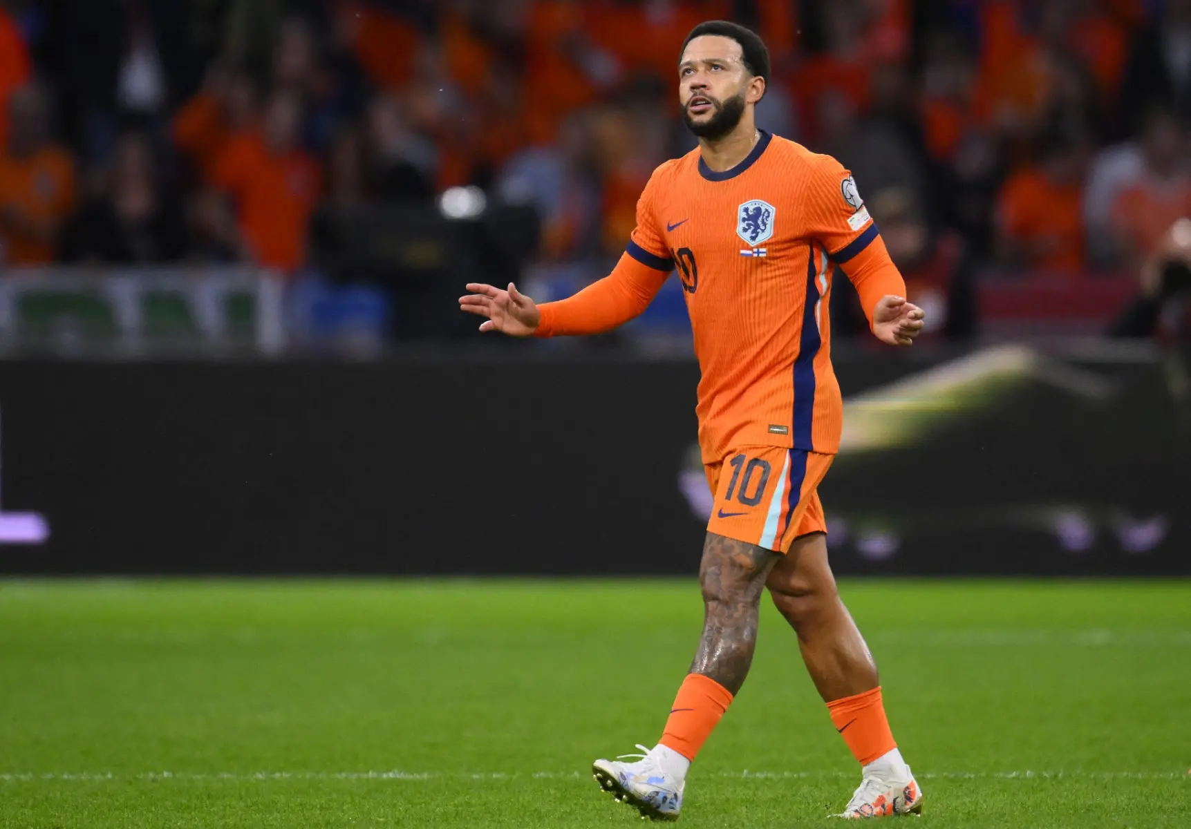 Atacante Depay, da seleção da Holanda, em ação