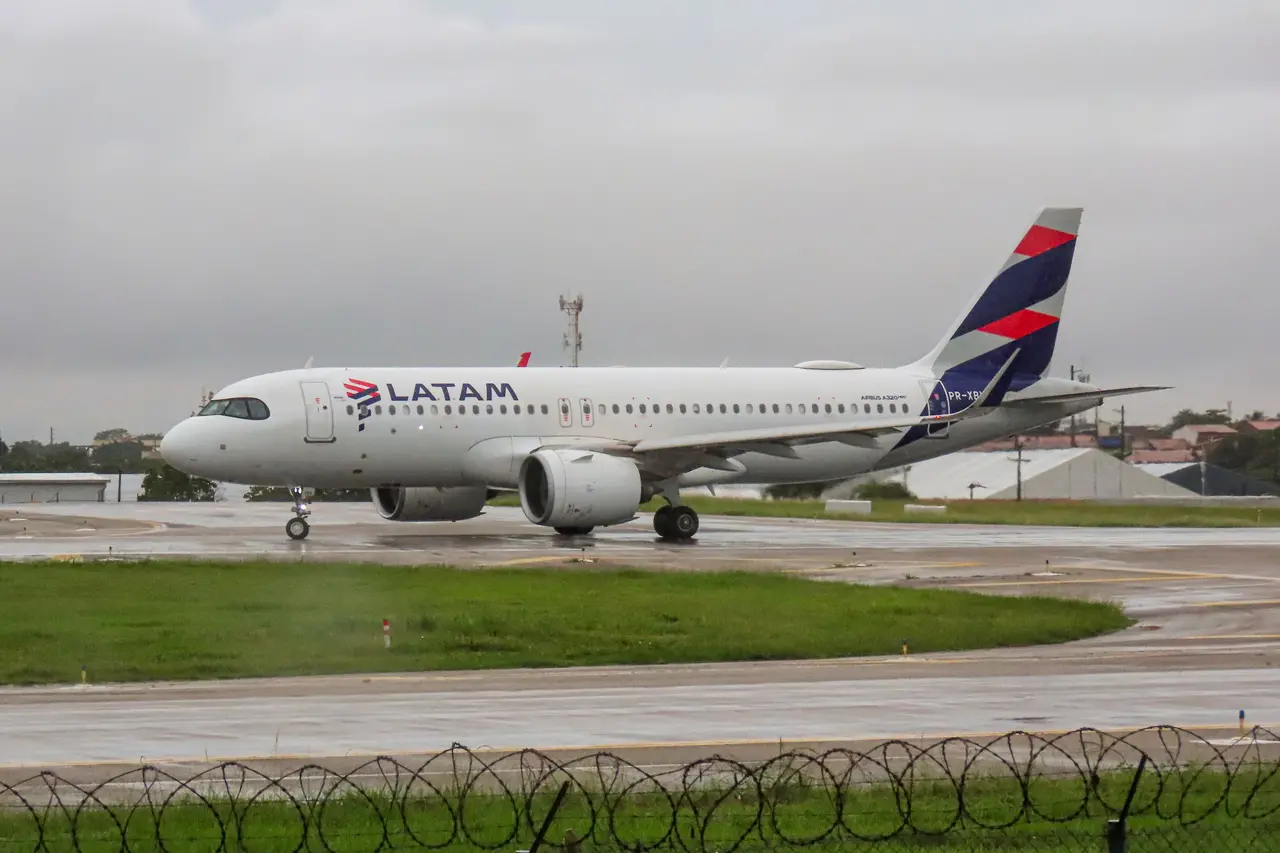 Imagem da notícia Latam vai suspender vendas do voo Fortaleza-Santiago a partir de outubro 