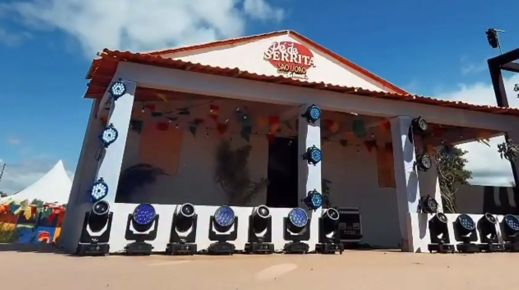 Imagem da notícia João Gomes recria casa dos avós em Fortaleza e celebra raízes em evento junino; veja entrevista