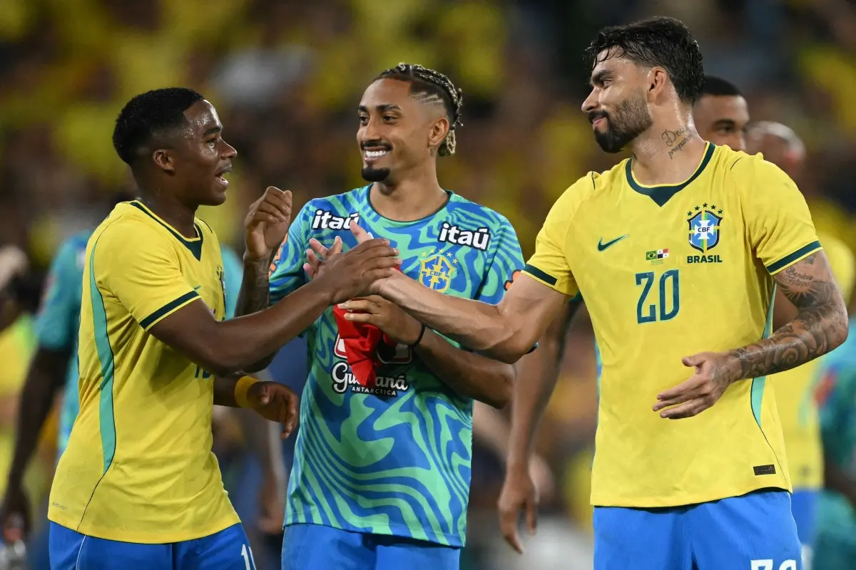 Seleção Brasileira comemora vitória sobre o Panamá.