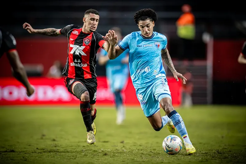 Vitória x Fortaleza, no Barradão.