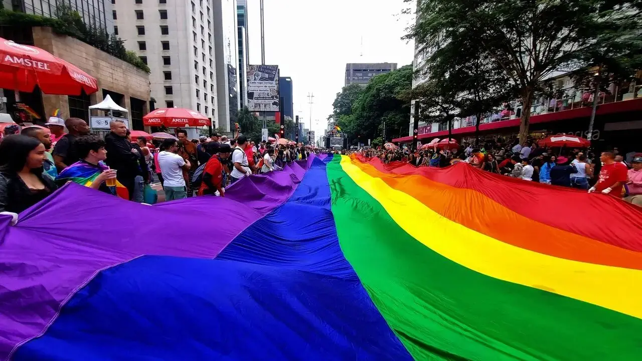 Imagem da notícia Parada do Orgulho LGBT+ de SP 2026 ocorre neste domingo (7); veja atrações