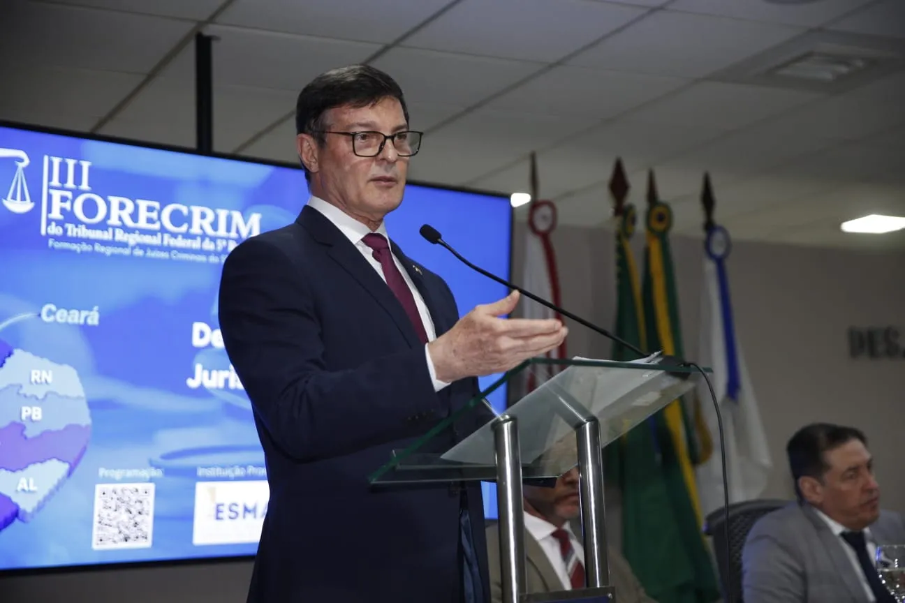 O desembargador federal Cid Marconi discursou durante o evento.