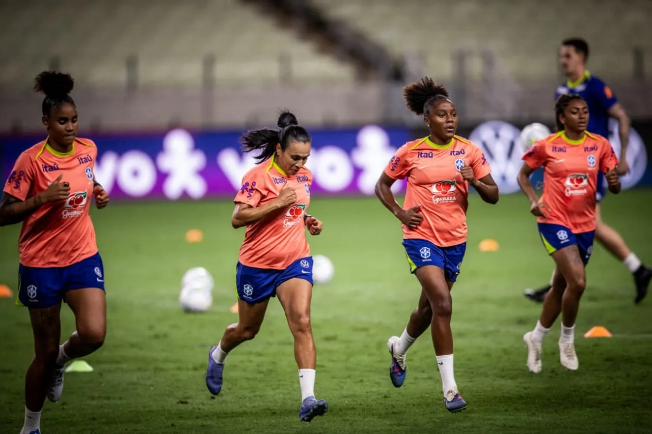 Treino da Seleção Brasileira no Castelão