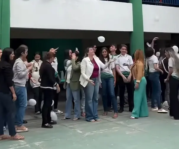 Imagem da notícia Professora morta em acidente na BR-222 é homenageada por alunos em Tianguá