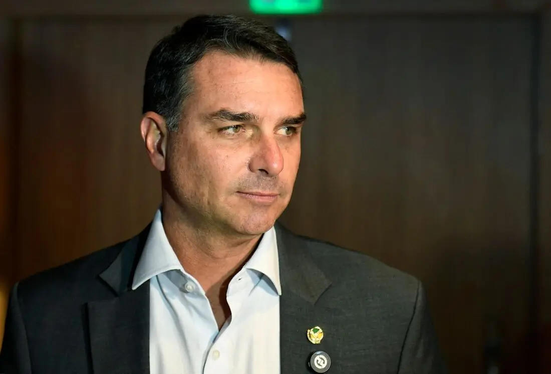 Senador Flávio Bolsonaro durante agenda.
