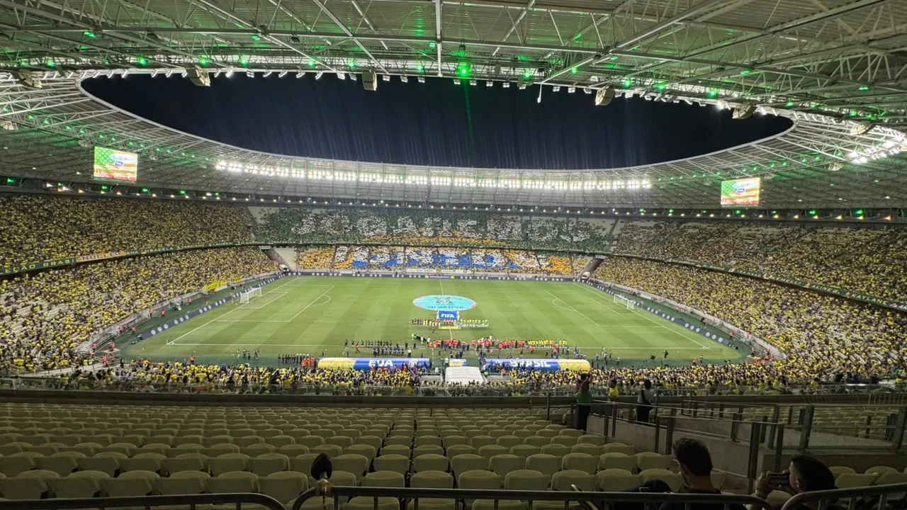 Torcida cearense faz mosaico para Seleção Brasileira antes de amistoso